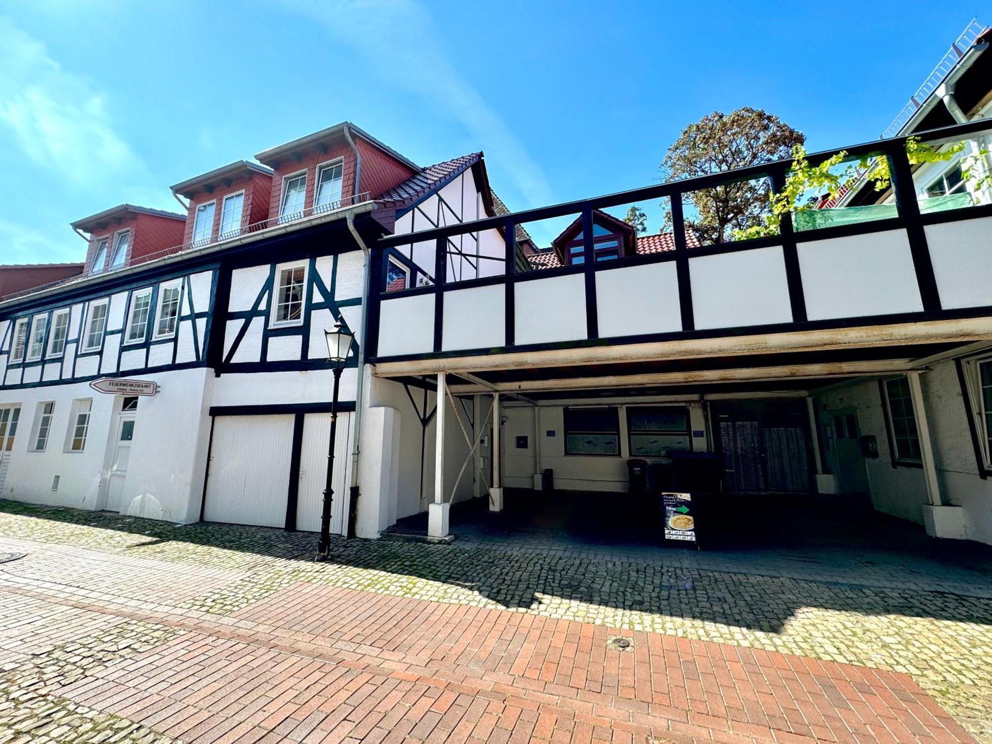 Jasta Homes Altstadt, Zentral, Ueberdachter Parkplatz, Netflix, Vollausstattung, Loft, Modern Und Komfort Hamelin Ngoại thất bức ảnh